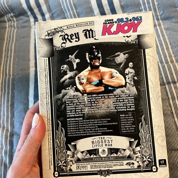 Rey Mysterio WWE 3 Disc DVD Set - Picture 4 of 4